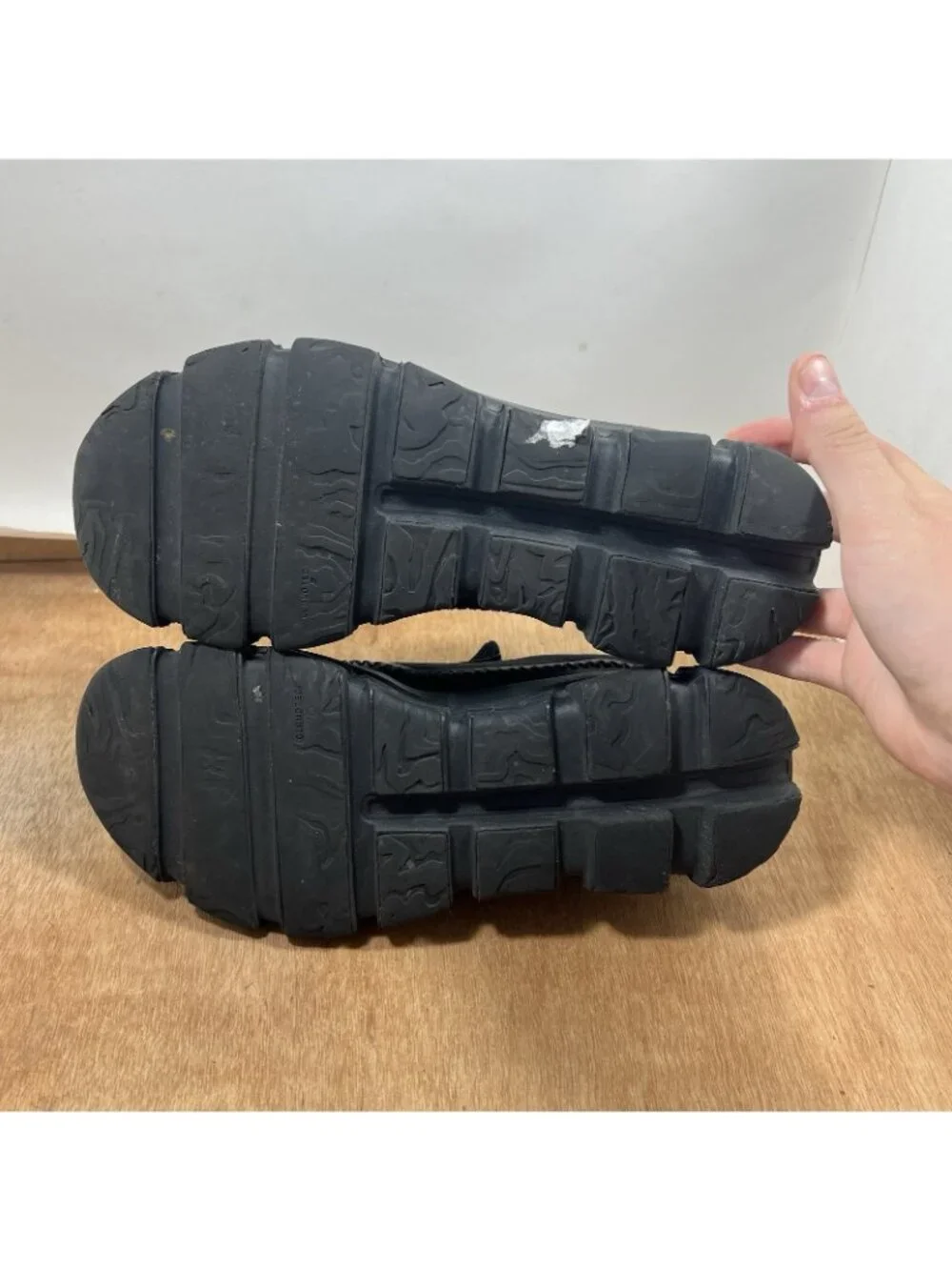 On Running Trainers Womens Size US 11 Cloudaway Triple Black Gym Casual Shoes